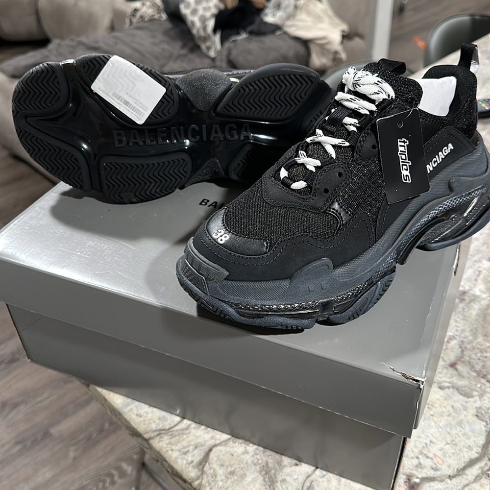 Balenciaga Triple S Brand New Shoes - Picture 3 of 3